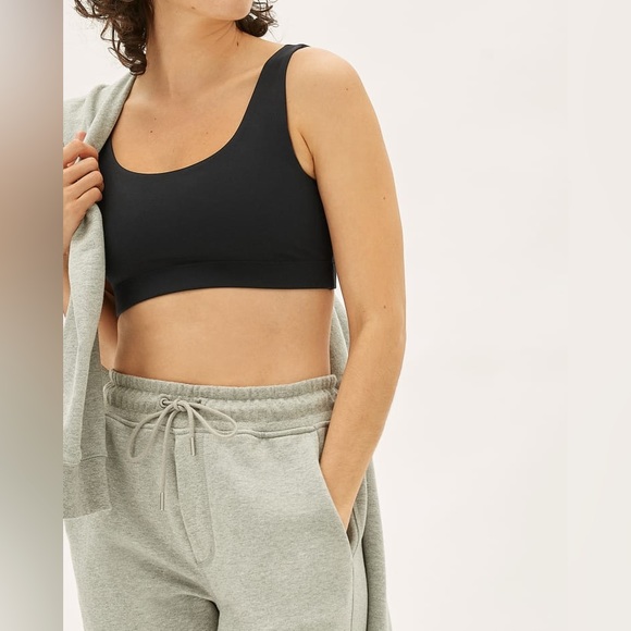 NWT Everlane the Perform Bra in black - Picture 2 of 12